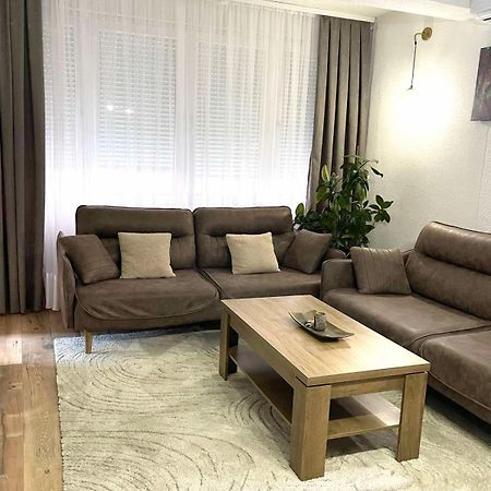 Nesi Apartmenti Pristina Exterior photo